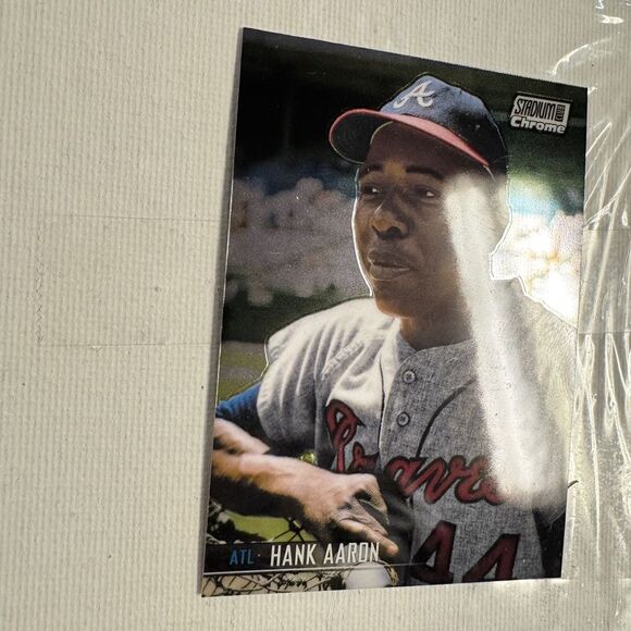 2021 Stadium Club Base Hank Aaron 102 - Picture 2 of 3
